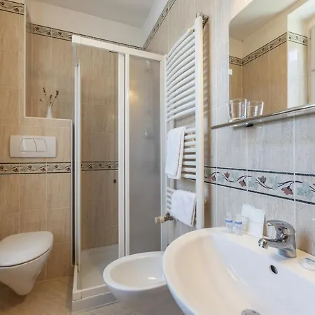 Al Salus Hotel